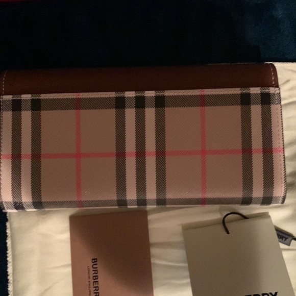 Burberry clutch wallet - Picture 3 of 6